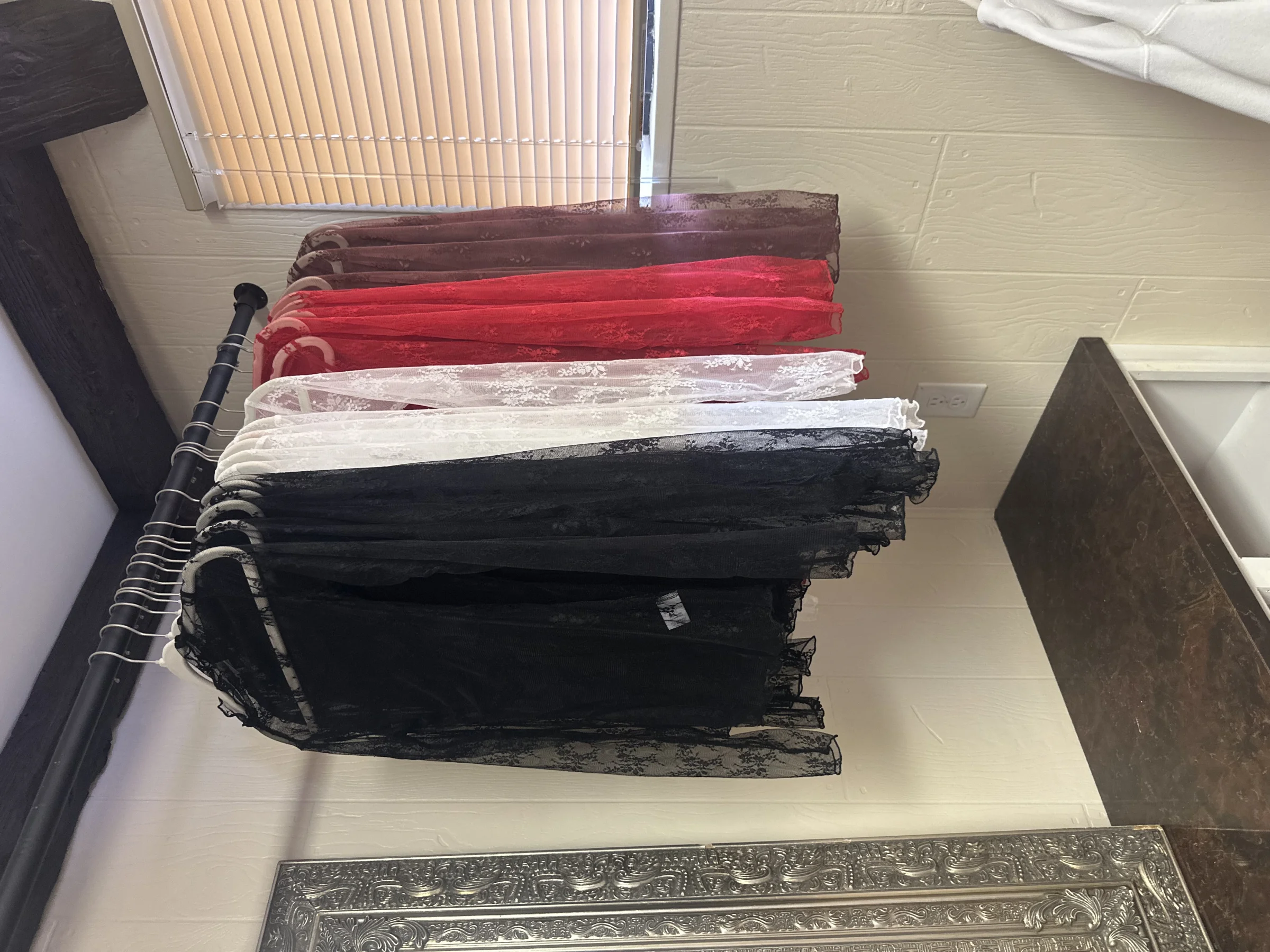 Rae Belles Southern Boutique - Image 5