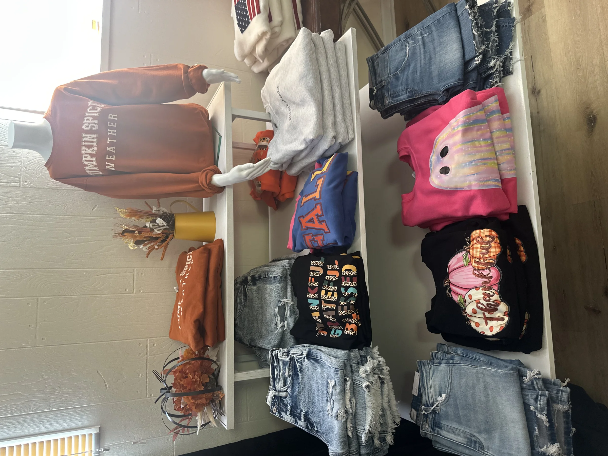 Rae Belles Southern Boutique - Image 1