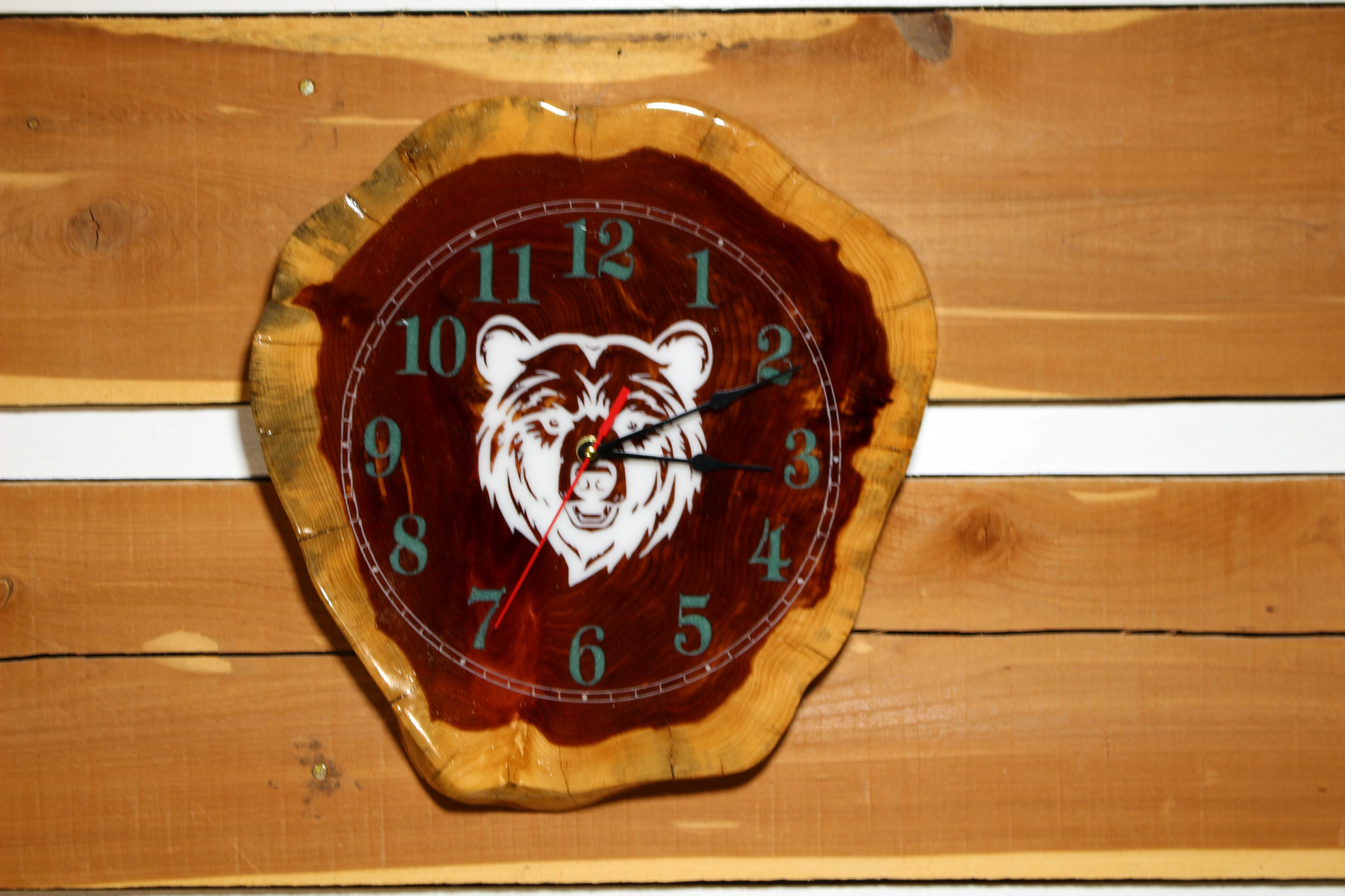 Bear Clock On Ceder
