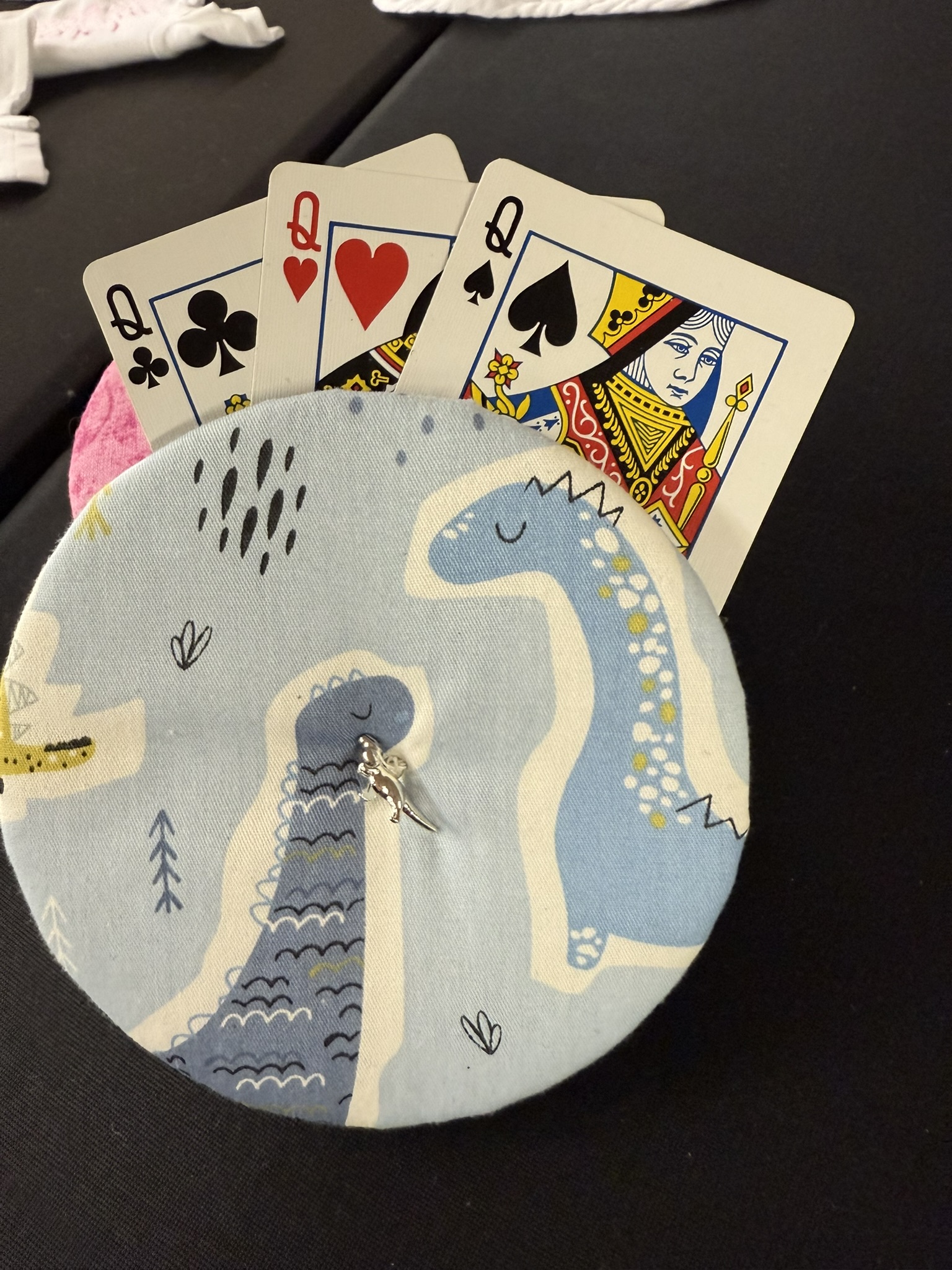 dinosaur pattern playing cards holder with dinosaur charm