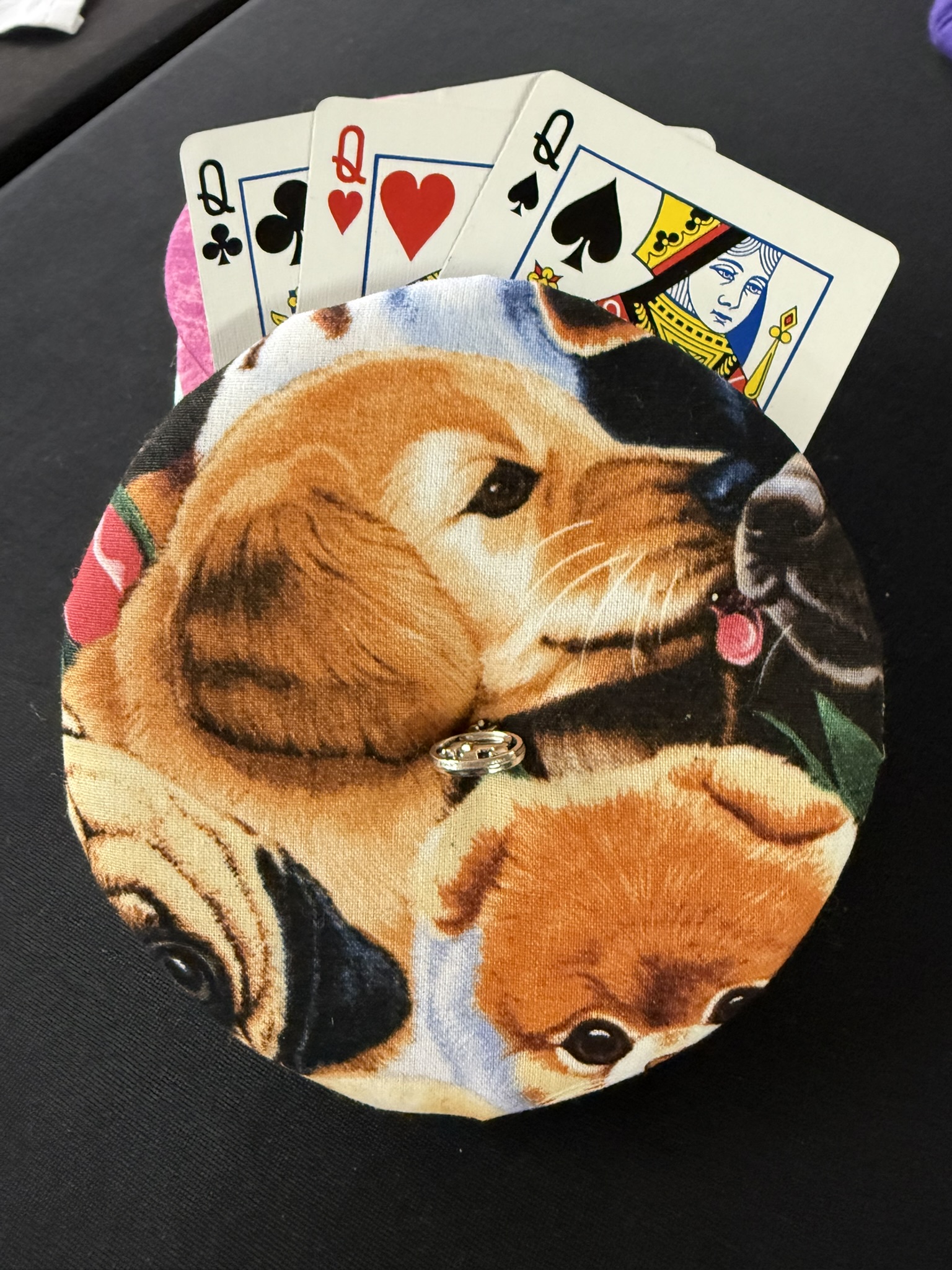 puppy dog playing cards holder with dog charm