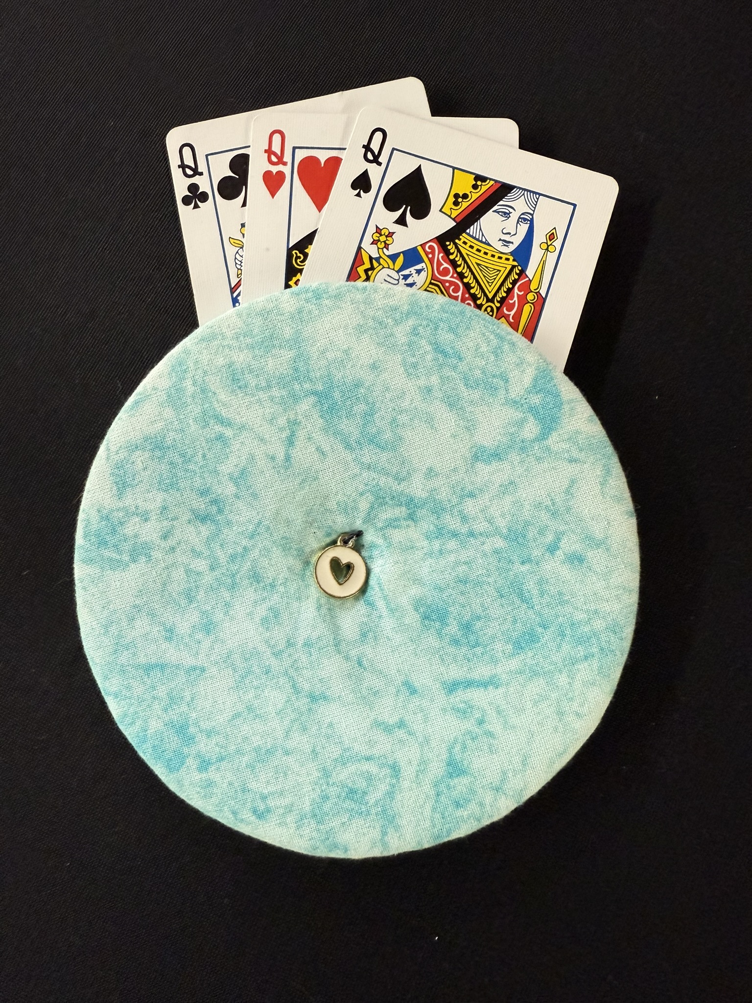 turquoise playing cards holder with white heart charm
